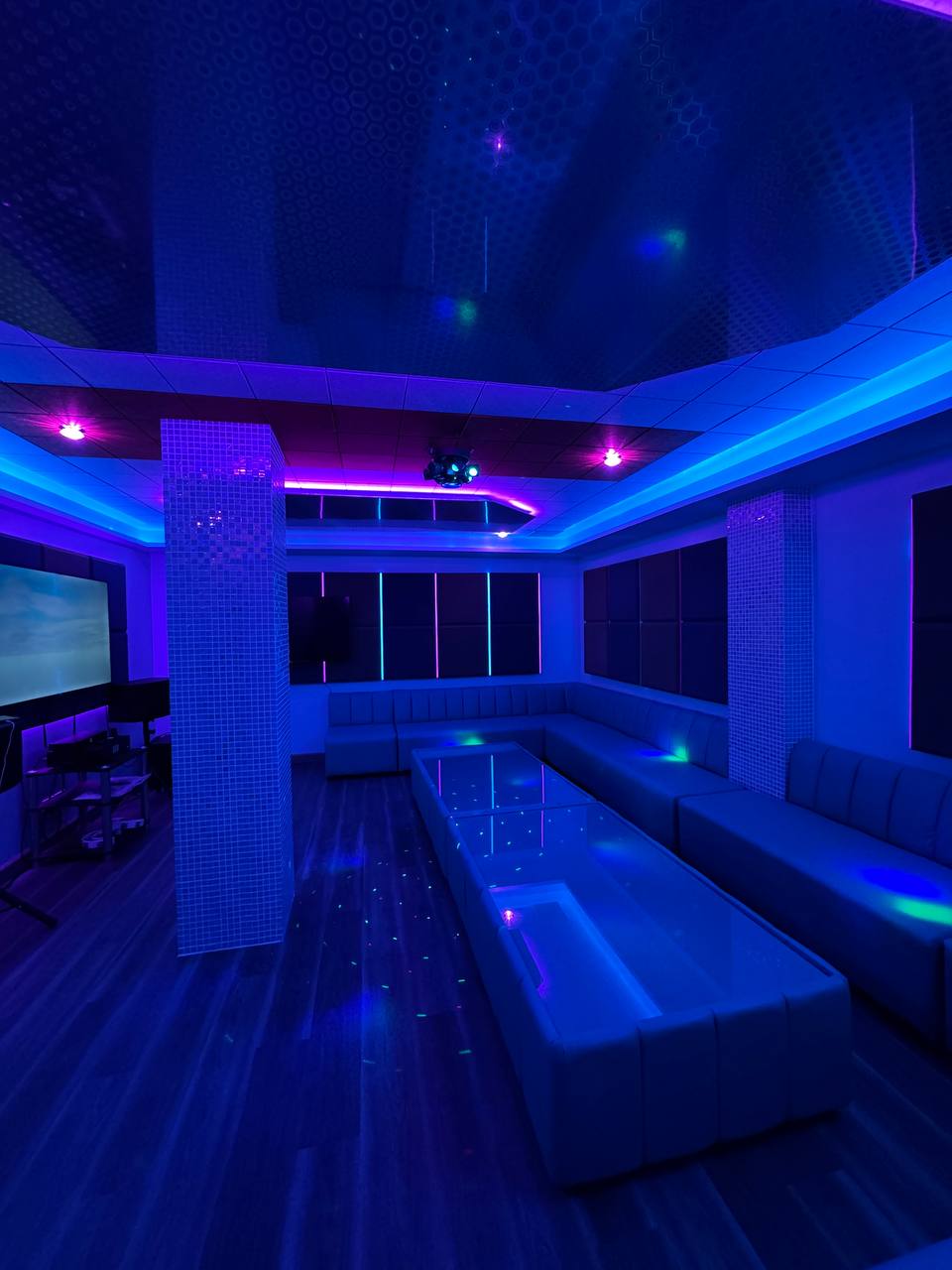 드레이크 프리미엄 공간 분위기